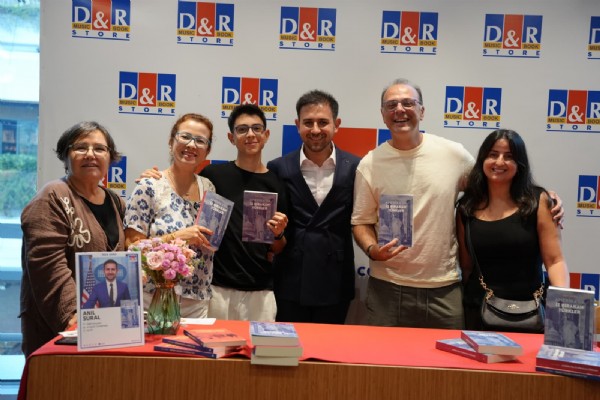 Amerika'daki Başarılarla Hikayeleri Kitaplaştı! Gazeteci Yazar Anıl Sural’ın “Amerika’da İz Bırakan Türkler” kitabı okurla buluştu